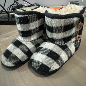 Ugg boots for toddler girls size 4/5